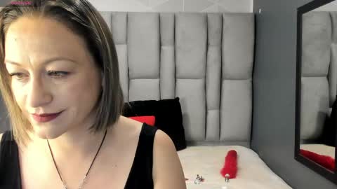 Snapshot of charlot_milf chatting on 29, 4, 2026 Charlot milf online show from 29, 4, 2026