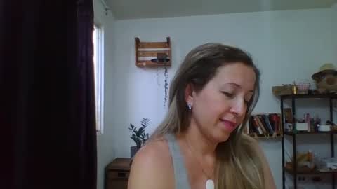 Snapshot of charlot_ponze chatting on 14, 4, 2026 charlott online show from 14, 4, 2026