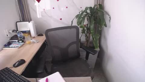 Charlote Walker online show from 17, 2, 2025