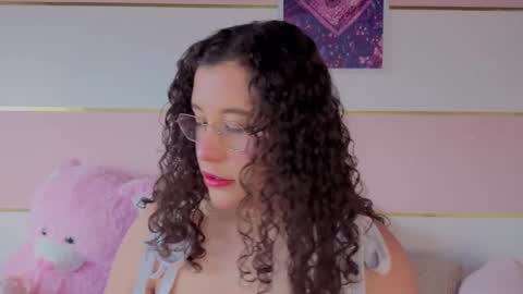 Snapshot of charlote__miller chatting on 9, 1, 2026 You honey online show from 9, 1, 2026