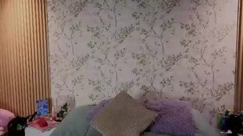 Snapshot of charlote__miller chatting on 4, 7, 2026 You honey online show from 4, 7, 2026