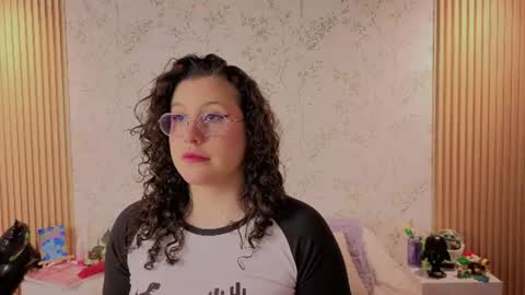 Snapshot of charlote__miller chatting on 13, 7, 2026 You honey online show from 13, 7, 2026