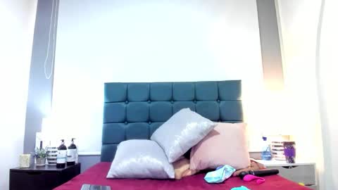 Snapshot of charlott_lens chatting on 15, 12, 2025 Charlott online show from 15, 12, 2025