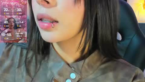 Snapshot of charlotte__benett chatting on 1, 7, 2026 Charlotte online show from 1, 7, 2026