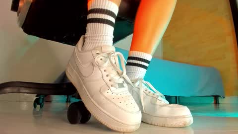 charlotte  grey online show from 17, 11, 2025