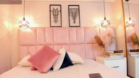 Snapshot of charlotte__hall_ chatting on 1, 12, 2025 Daniela online show from 1, 12, 2025