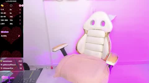 charlotte__milf online show from 25, 2, 2026