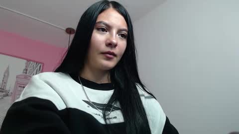 Snapshot of charlotte_johnson_t chatting on 12, 11, 2025 Charlott online show from 12, 11, 2025