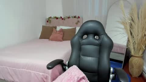 Snapshot of charlotte_pleasure chatting on 19, 5, 2026 Charlotte online show from 19, 5, 2026