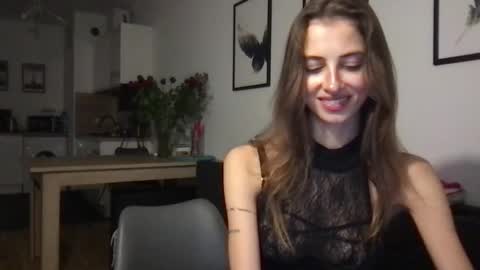 Charlotte Roche online show from 20, 2, 2025