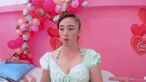 Charlotte  online show from 15, 9, 2025