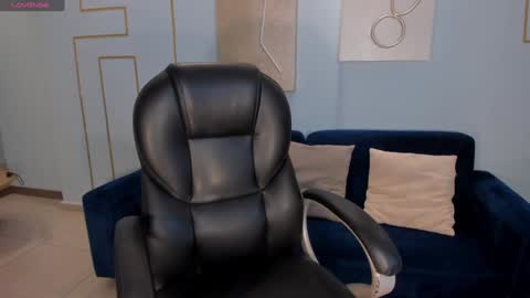 Snapshot of charlottecox_ chatting on 18, 12, 2024 Charlotte online show from 18, 12, 2024