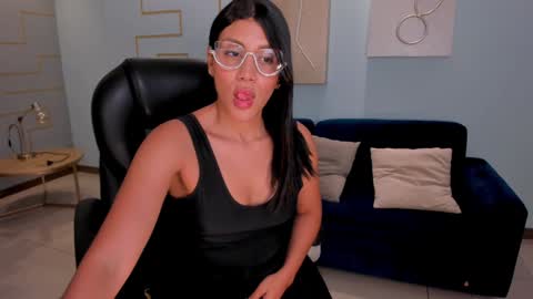 Snapshot of charlottecox_ chatting on 21, 12, 2024 Charlotte online show from 21, 12, 2024