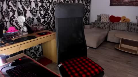 Snapshot of charlottediamonds chatting on 10, 1, 2025 Charlotte Diamonds online show from 10, 1, 2025