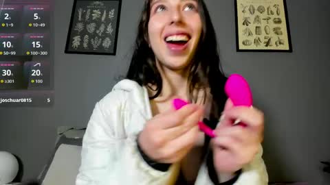 charlottee_love_ online show from 17, 4, 2026