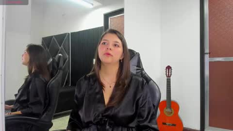 Snapshot of charlottee_starr chatting on 10, 10, 2025 charlottee_starr online show from 10, 10, 2025