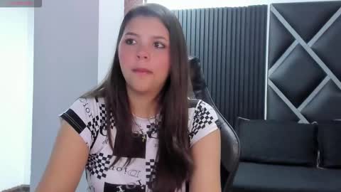 Snapshot of charlottee_starr chatting on 17, 11, 2025 charlottee_starr online show from 17, 11, 2025