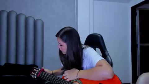 Snapshot of charlottee_starr chatting on 28, 11, 2025 charlottee_starr online show from 28, 11, 2025