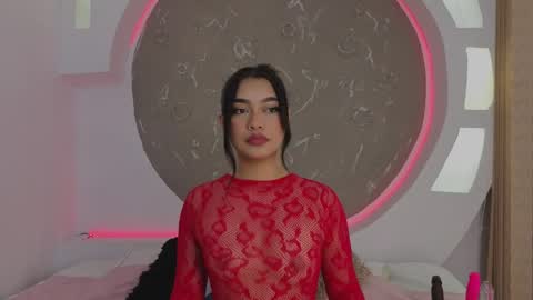 Snapshot of charlotteg18 chatting on 22, 4, 2026 Charlote online show from 22, 4, 2026