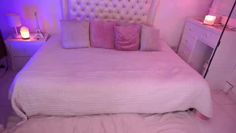 Snapshot of charlottejackson chatting on 23, 12, 2025 ill be online tomorrow December 1st online show from 23, 12, 2025