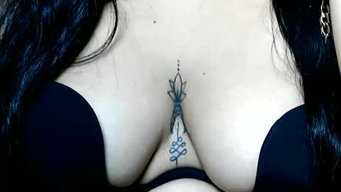 Snapshot of charlottequeen_21 chatting on 10, 3, 2026 charlottequeen_21 online show from 10, 3, 2026