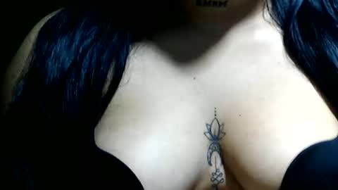 Snapshot of charlottequeen_21 chatting on 24, 3, 2026 charlottequeen_21 online show from 24, 3, 2026