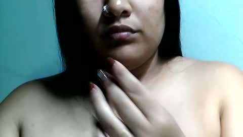 Snapshot of charlottequeen_21 chatting on 5, 4, 2026 charlottequeen_21 online show from 5, 4, 2026