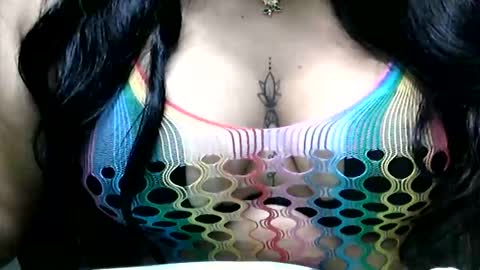 Snapshot of charlottequeen_21 chatting on 6, 4, 2026 charlottequeen_21 online show from 6, 4, 2026