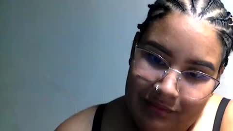 Snapshot of charlottequeen_21 chatting on 11, 5, 2026 charlottequeen_21 online show from 11, 5, 2026