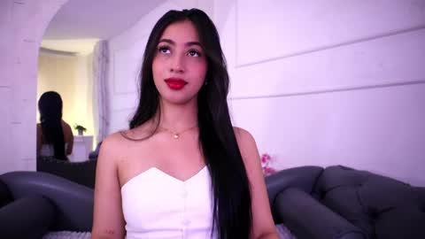 Lauren Rus online show from 16, 5, 2026