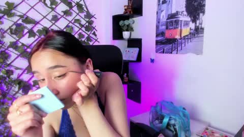 Snapshot of charlottestuart_ chatting on 15, 4, 2026 charlottestuart_ online show from 15, 4, 2026