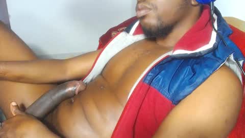 Snapshot of charly_vergonti_ chatting on 1, 10, 2025 charly_vergonti_ online show from 1, 10, 2025