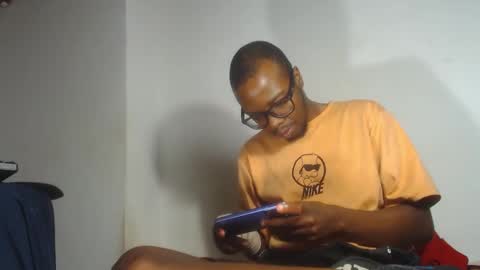 Snapshot of charly_vergonti_ chatting on 2, 12, 2025 charly_vergonti_ online show from 2, 12, 2025