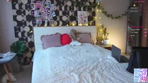 my fansly Charming daisy              My Wishlist  for new toys     online show from 2, 2, 2026