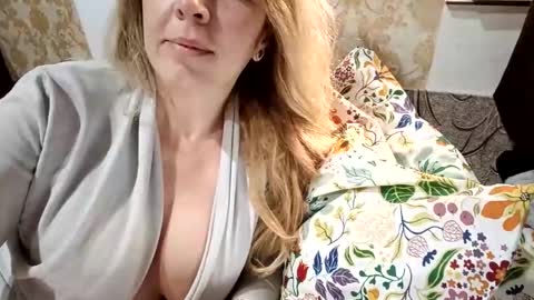 Snapshot of charming_rosse chatting on 27, 3, 2026 charming_rosse online show from 27, 3, 2026
