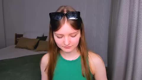 Snapshot of charminglookeva chatting on 17, 5, 2026 Im Eva online show from 17, 5, 2026