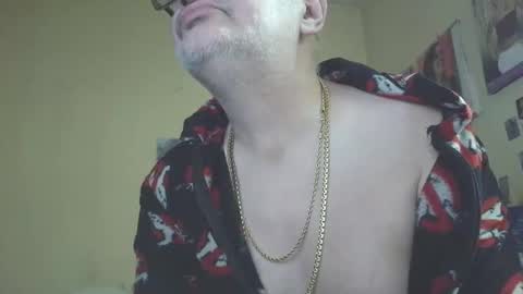 Snapshot of chatubatelee555 chatting on 15, 10, 2025 lee online show from 15, 10, 2025