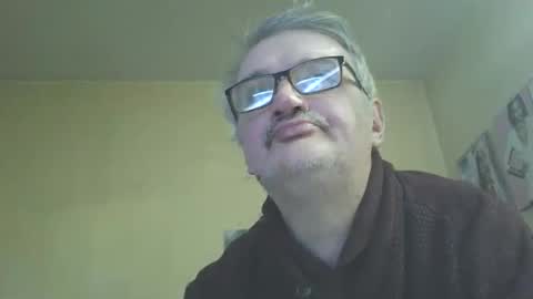 Snapshot of chatubatelee555 chatting on 23, 11, 2025 lee online show from 23, 11, 2025