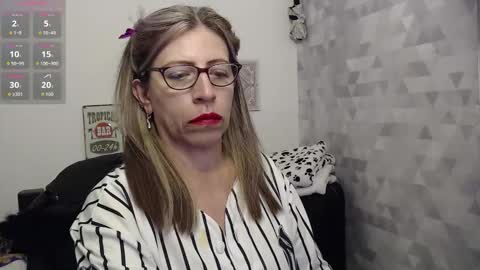 CHAYLA VICTORIA RUIZ  online show from 19, 9, 2025