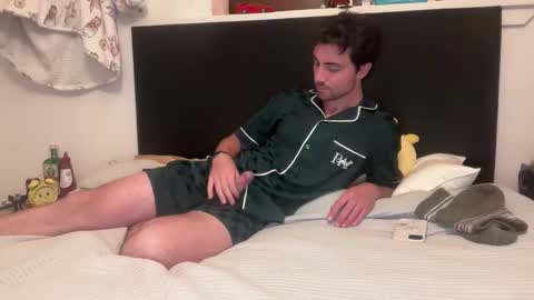 Snapshot of chazdazle chatting on 31, 10, 2025 Chaz online show from 31, 10, 2025