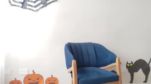 Snapshot of cheek_chic12 chatting on 31, 10, 2025 Regina Phalange online show from 31, 10, 2025