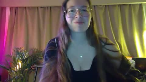 Snapshot of cheekynightowl chatting on 12, 9, 2025 CheekyNightOwl online show from 12, 9, 2025