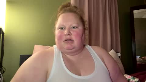 Snapshot of cheekysiren614 chatting on 18, 2, 2025 Cheeky Siren online show from 18, 2, 2025