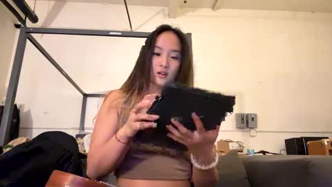 Snapshot of chellybear101 chatting on 16, 12, 2024 chellybear101 online show from 16, 12, 2024