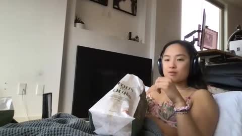 Snapshot of chellybear101 chatting on 24, 12, 2024 chellybear101 online show from 24, 12, 2024