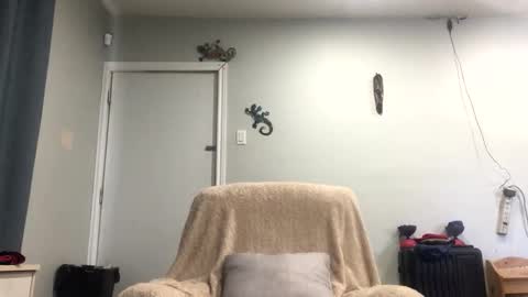 Snapshot of chenovich chatting on 8, 4, 2026 chenovich online show from 8, 4, 2026