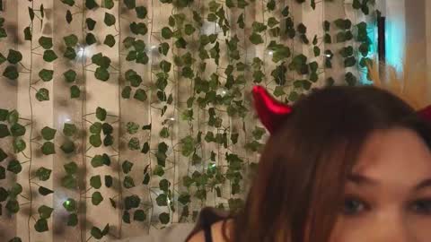 Snapshot of cherry_cheeky chatting on 1, 11, 2025 Di online show from 1, 11, 2025