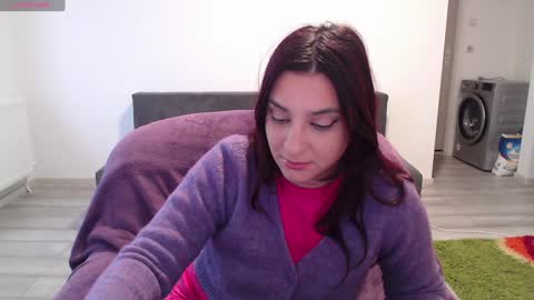 Snapshot of cherry_pie95 chatting on 2, 12, 2024 Sherry online show from 2, 12, 2024