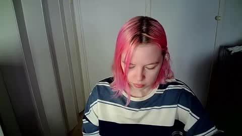 Snapshot of cherrybaby_0 chatting on 21, 4, 2026 cherrybaby_0 online show from 21, 4, 2026