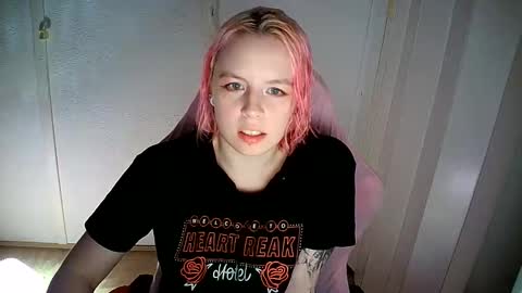 Snapshot of cherrybaby_0 chatting on 10, 6, 2026 cherrybaby_0 online show from 10, 6, 2026